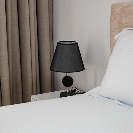 Riviera Hotel-City Center Vlorë Eksteriør billede