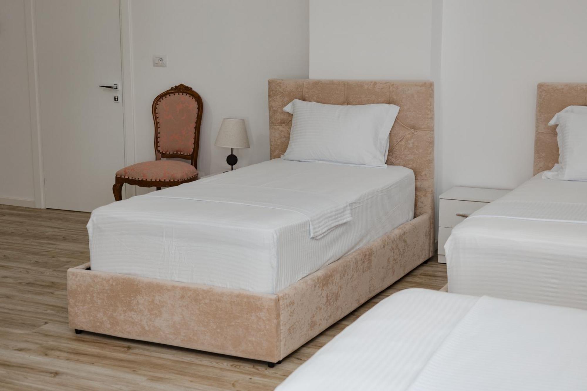 Riviera Hotel-City Center Vlorë Eksteriør billede