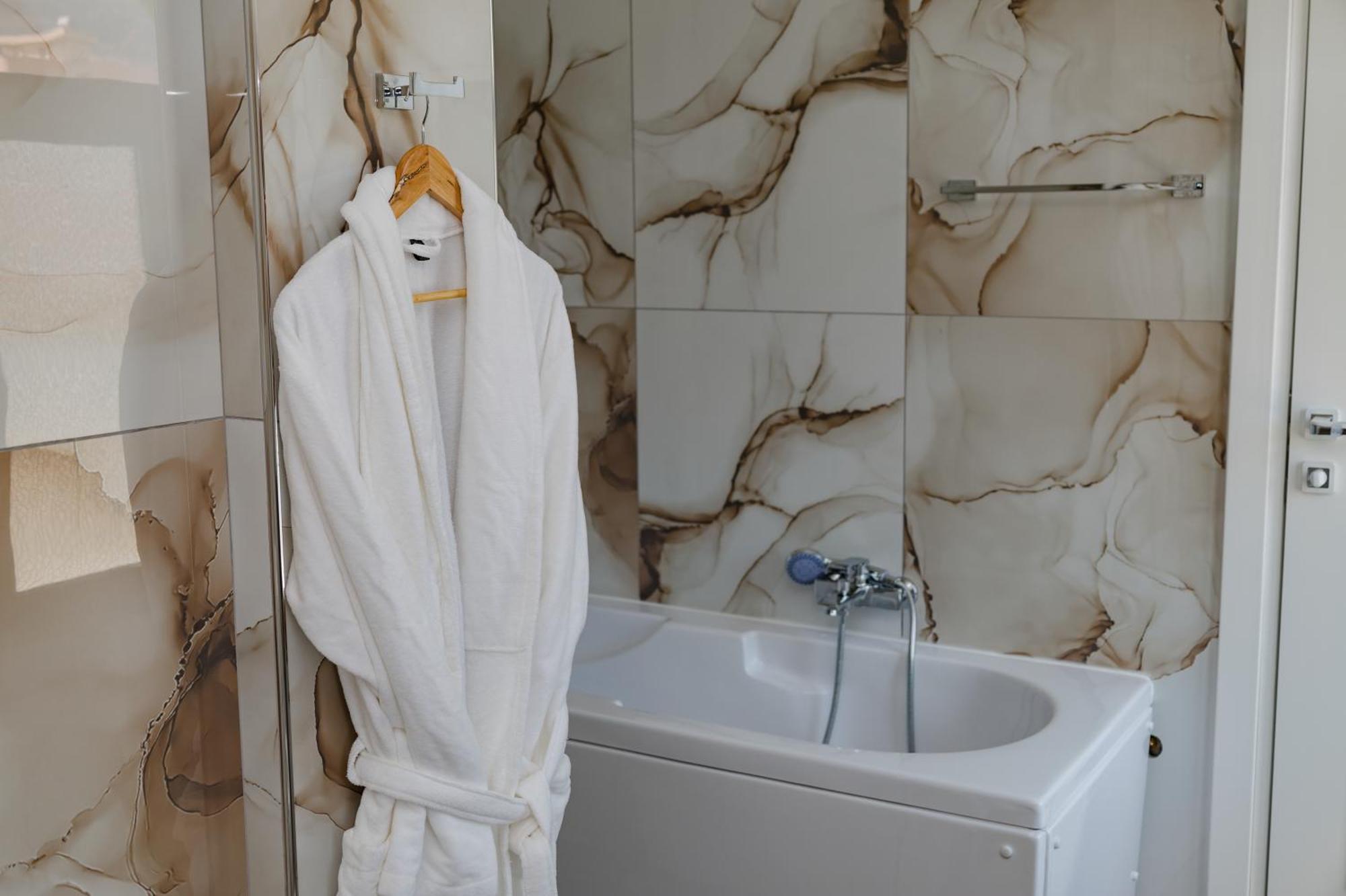 Riviera Hotel-City Center Vlorë Eksteriør billede