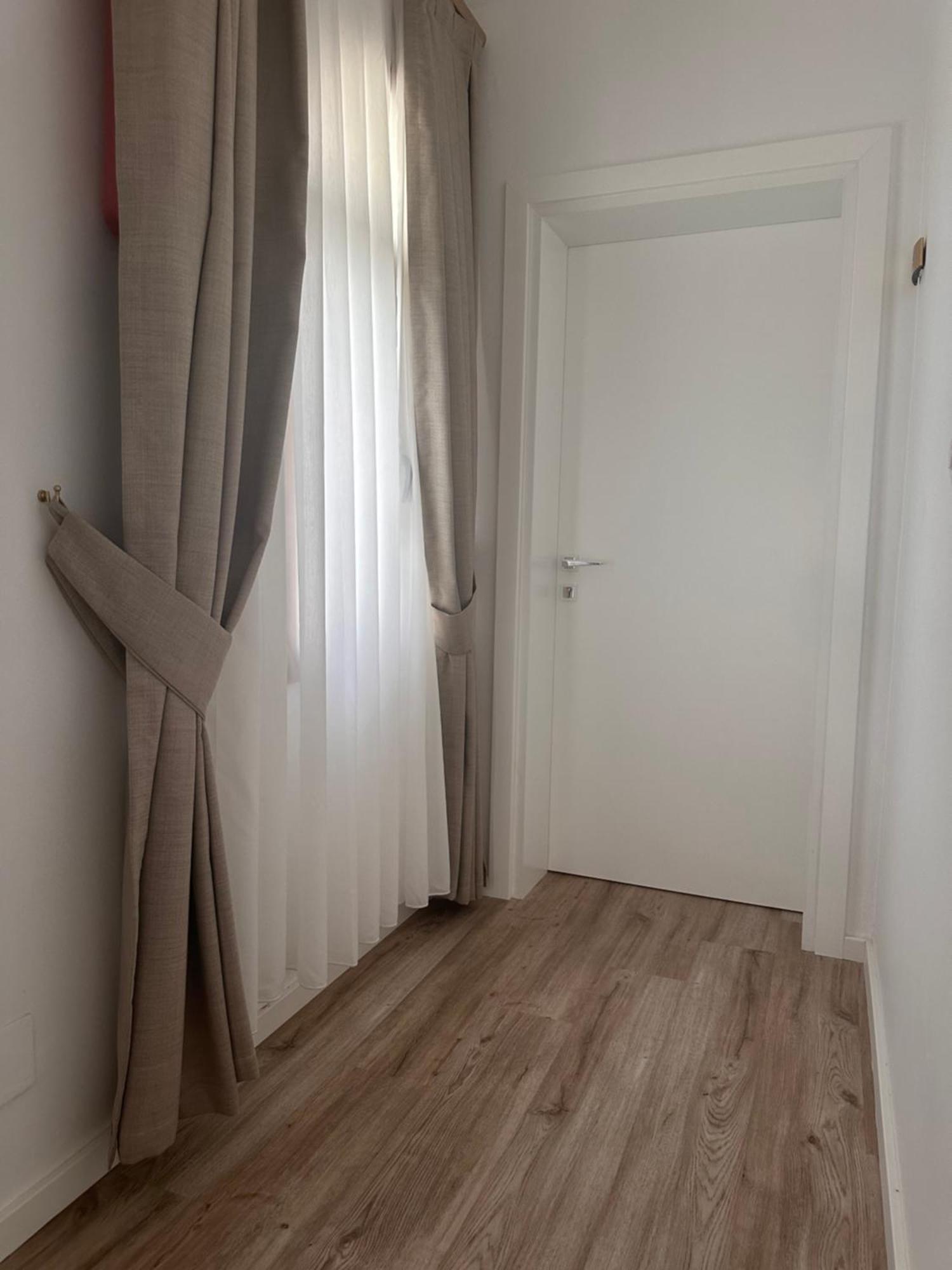 Riviera Hotel-City Center Vlorë Eksteriør billede
